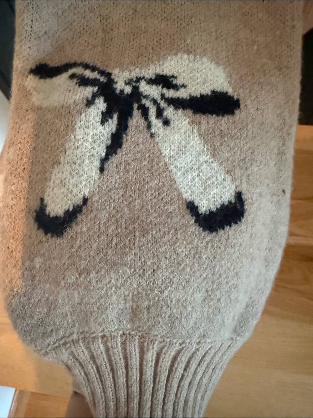 🎀 Women's Bow Crewneck Sweater - Beige (Pinkish Undertones) 🎀 - Picture 5 of 6